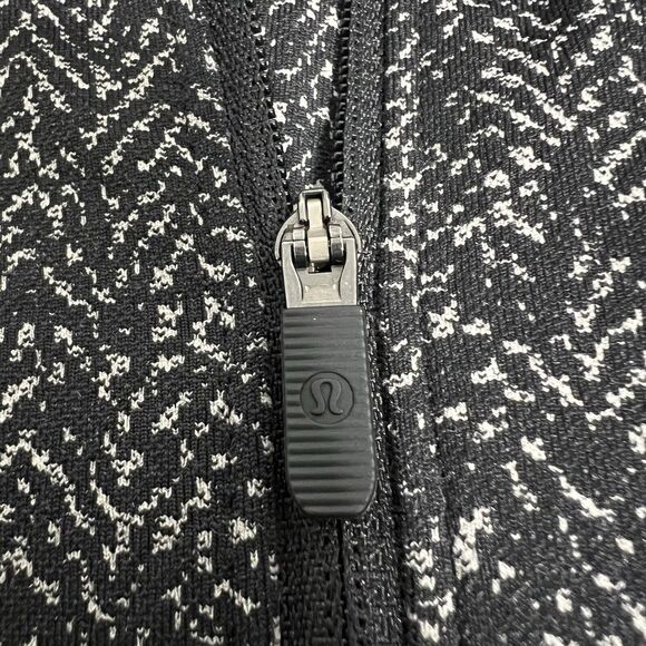 LULULEMON Rest Less Cropped 1/2 Zip Pullover Hoodie Herringbone Fade Sz 8 READ - Picture 5 of 10